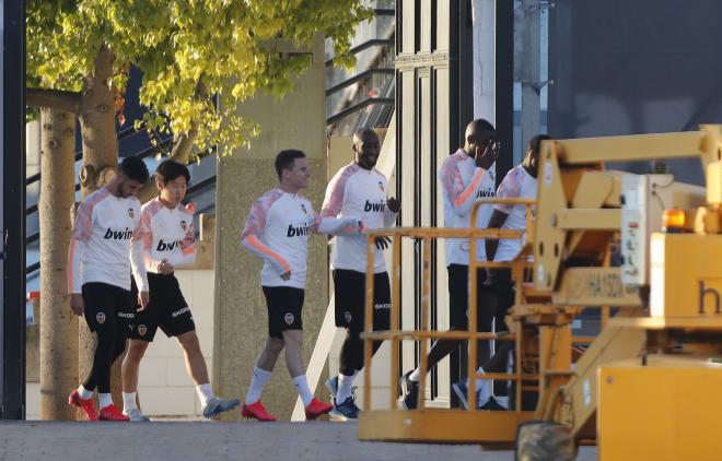 Kangin Lee, en el entrenamiento del Valencia CF (Foto: David González)