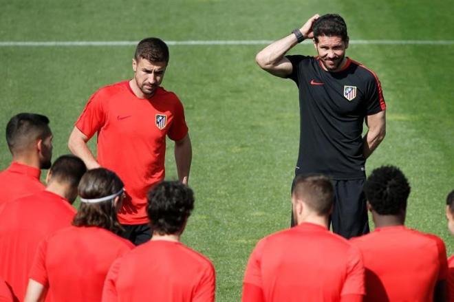 Gabi y Simeone, en un entrenamiento del Atlético (Foto: EFE).