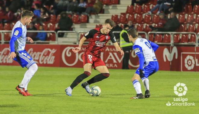 Iñigo Vicente fue decisivo para el empate del Mirandés frente al Zaragoza en Anduva (Foto: LaLiga).