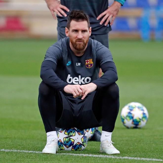 Leo Messi, pensativo durante un entrenamiento (Foto: FCB).