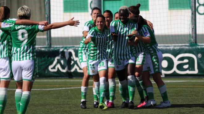 Celebración del gol de Abam (Foto: Betis Féminas).