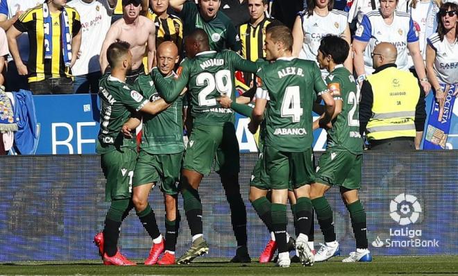 Celebración del gol de Mollejo en el Zaragoza-D´´epor (Foto: LaLiga).