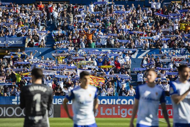 La afición del Real Zaragoza antes del partido ante el Dépor (Foto: Real Zaragoza).