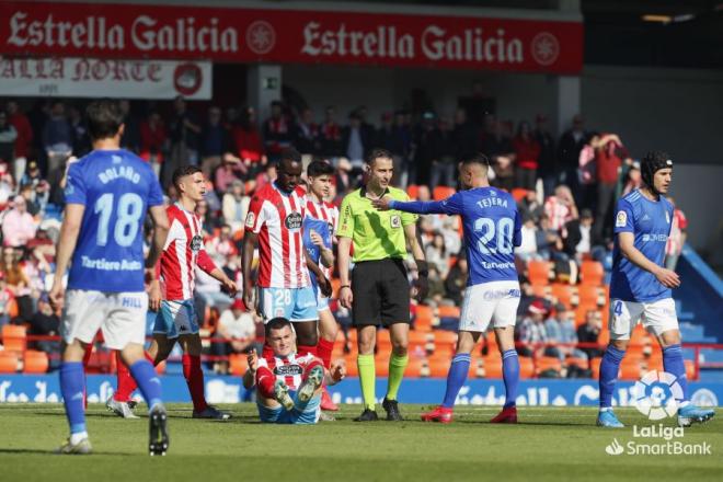 Una acción durante el Lugo-Oviedo (Foto: LaLiga).