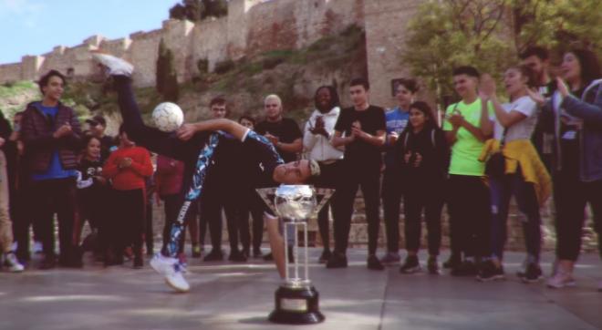 El freestyle Javier Sanz demuestra sus habilidades en Málaga (Captura: RFEF).