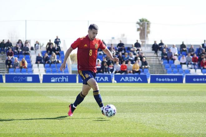 Ramón, en un partido entre España y Dinamarca sub 19.