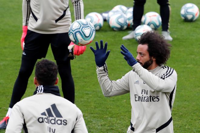 Marcelo, durante un entrenamiento con el Real Madrid (Foto: EFE).
