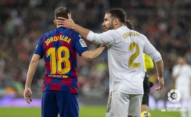 Jordi Alba y Carvajal, durante El Clásico Real Madrid-Barcelona (Foto: LaLiga).