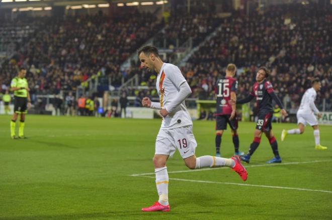 Nikola Kalinic celebra un gol con la Roma.