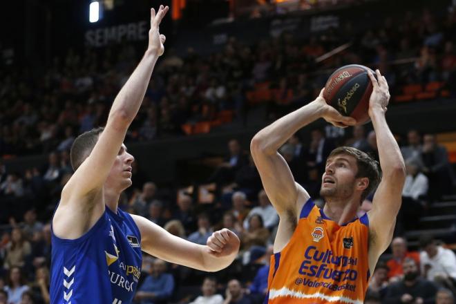 Un solvente Valencia Basket arrolló este domingo a un San Pablo Burgos inesperadamente pobre