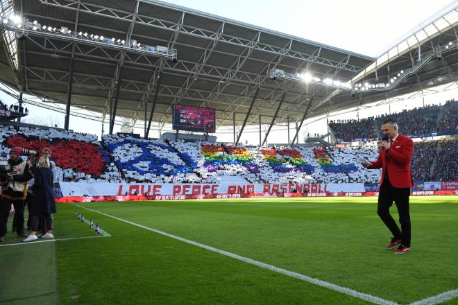 Tifo en favor de la diversidad antes del RB Leipzig-Bayer Leverkusen (Foto: RB Leipzig).