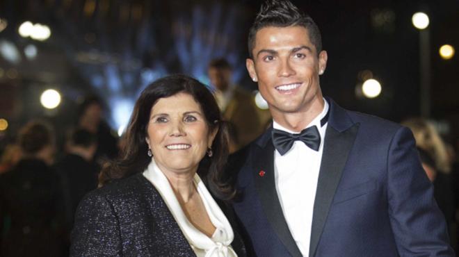 Dolores Aveiro y Cristiano Ronaldo, en una alfombra roja.