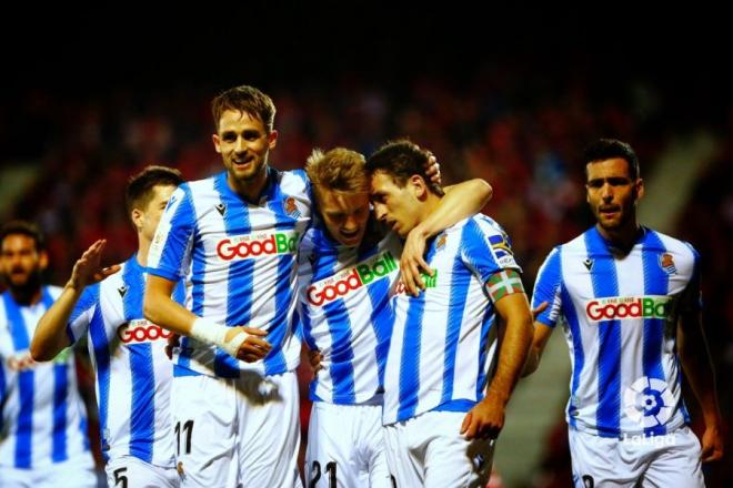 Los jugadores de la Real celebran el gol de Oyarzabal (Foto: LaLiga).