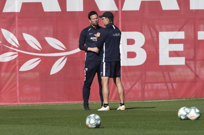 Lopetegui charla con Juan José Jiménez en un entrenamiento (Foto: Kiko Hurtado).