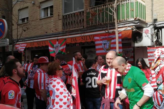 Aficionados del Athletic en Granada (Foto: EDB).