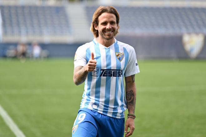 Presentación de Aarón Ñíguez, jugador vegano del Málaga CF.
