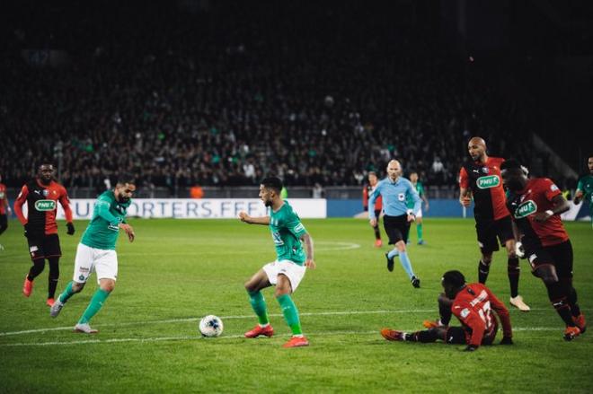 Ryad Boudebouz, en el gol ante el Rennes (Foto: Saint-Étienne).