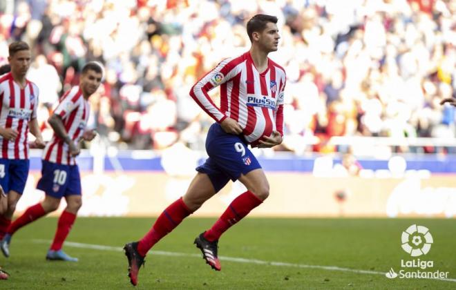 Morata celebra su gol de penalti en el Atlético de Madrid-Sevilla.