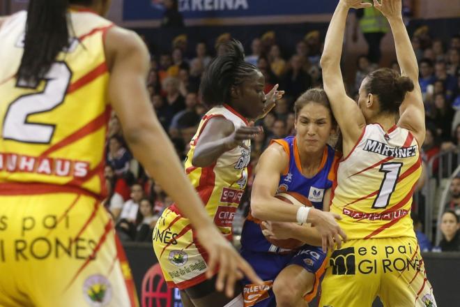 El Valencia Basket femenino lucha pero no puede vencer a Spar Citylift Girona en sus primeras semif