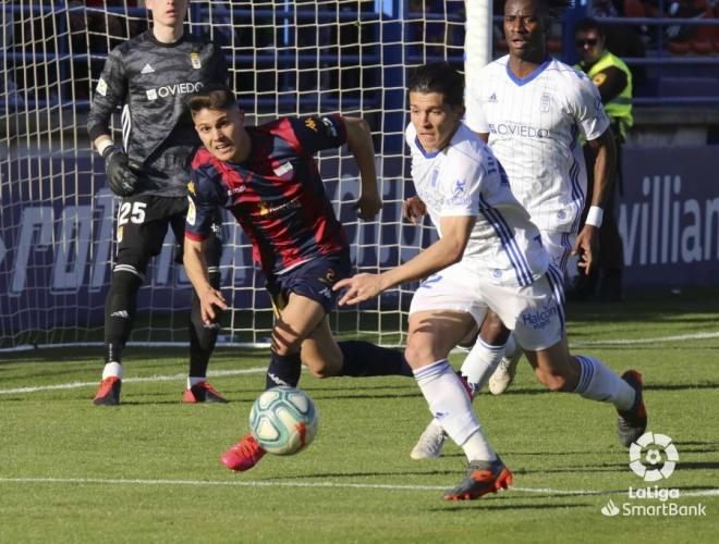 Juanjo Nieto, durante el Extremadura-Oviedo (Foto: LaLiga).
