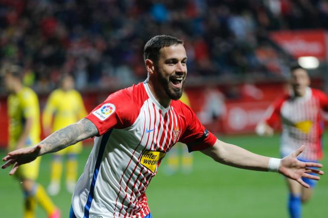 Álvaro Vázquez celebra su gol ante Las Palmas (Foto: Luis Manso).