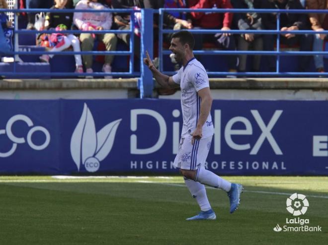 Rodri celebra el primero gol del Oviedo al Extremadura (Foto: LaLiga).