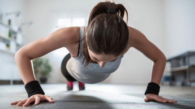 Las flexiones son uno de los ejercicios más completos (Foto: iStockphoto).