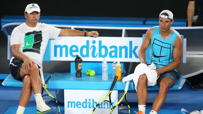Toni y Rafa Nadal, durante un Open de Australia.