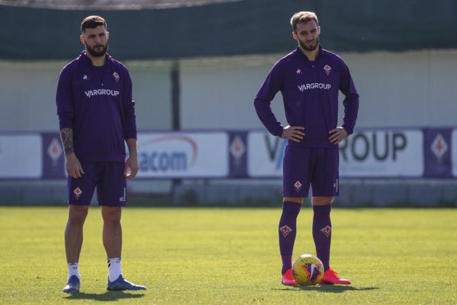 Cutrone y Pezzella, en un entrenamiento de la Fiorentina.