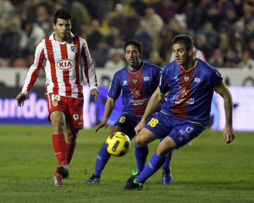 Lance del partido entre el Levante y el Atlético de Madrid en 2010. (Foto: Levante UD)