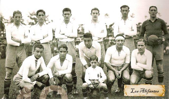 Los 'Alifantes,', equipo que logró el primer ascenso del Real Zaragoza a LaLiga (Foto: RZ).