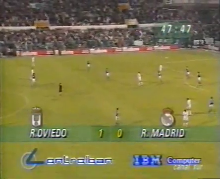 Imagen del final del partido entre el Real Oviedo y el Real Madrid en 1992 (Foto: Real Oviedo).