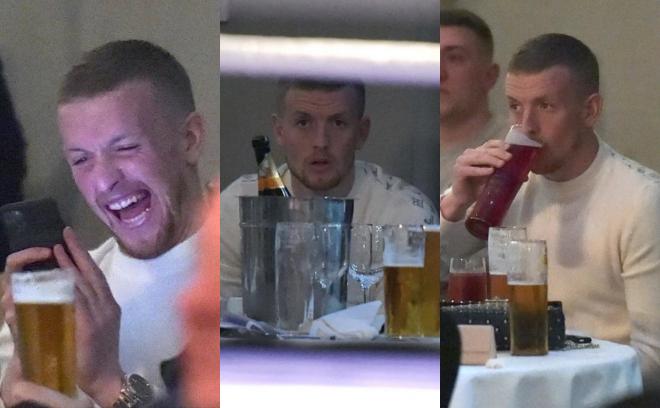 Pickford, del Everton, bebe cerveza y ve boxeo en plena crisis del coronavirus (Foto: BackGrid).
