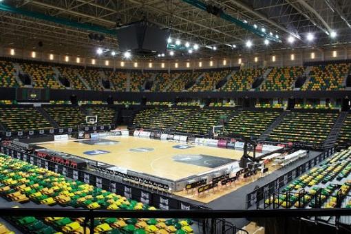 El Bilbao Arena vacío espera partidos de Bilbao Basket.