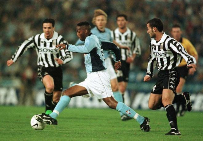 Benni McCarthy, durante el Celta-Juventus.