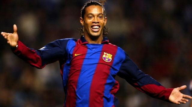 Ronaldinho, celebrando un tanto culé.
