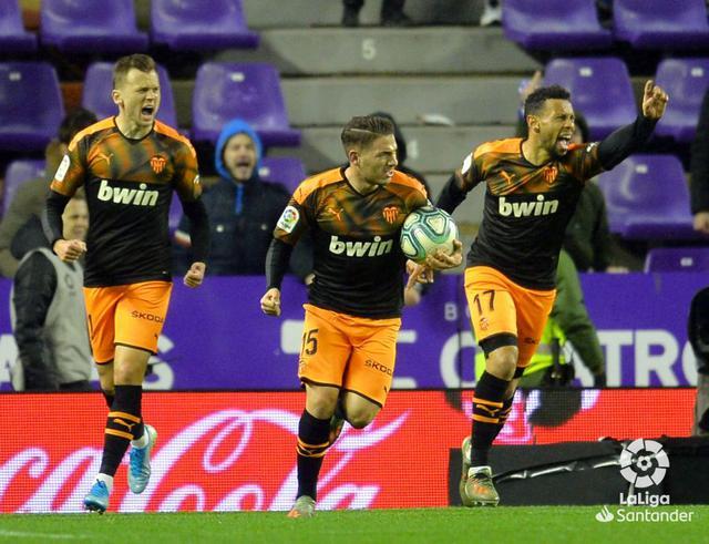 Vallejo, tras marca su primer gol con la camiseta del Valencia, en Valladolid.