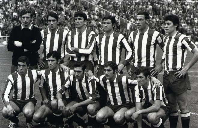 Once del Sporting en el Santiago Bernabéu: Castro, Miera, Hernández, Herrero I, Puente, José Man