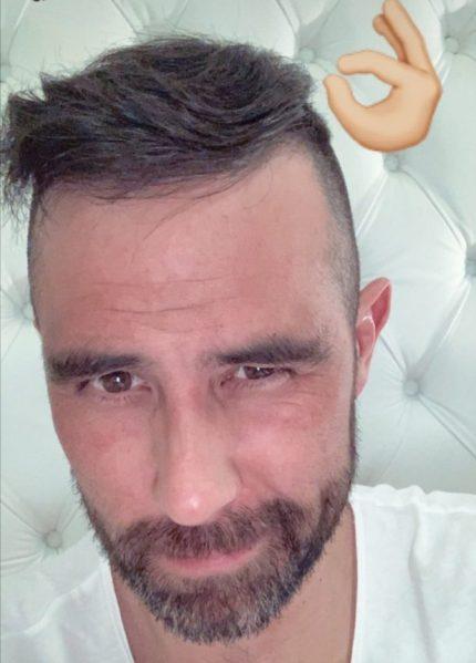 Claudio Bravo, satisfecho con su corte de pelo (Foto: Instagram).