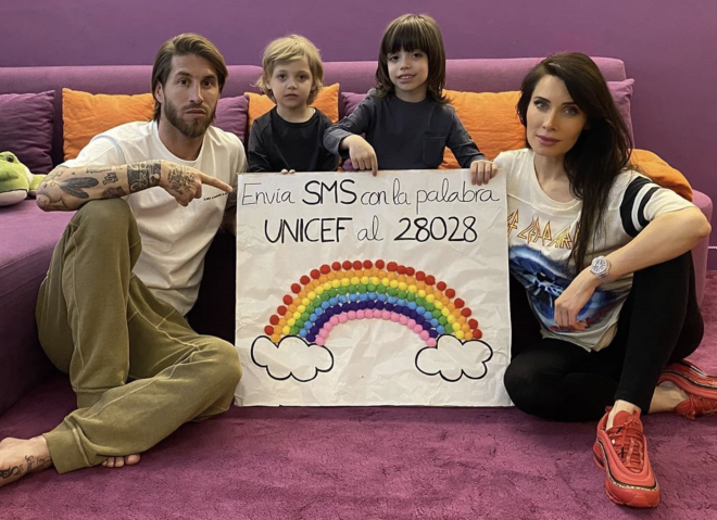 Sergio Ramos, Pilar Rubio y sus hijos jSergio Jr y Marco animan a colaborar con UNICEF.