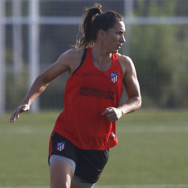 Silvia Meseguer en un entrenamiento con el Atlético de Madrid (foto:@silviameseguer15).