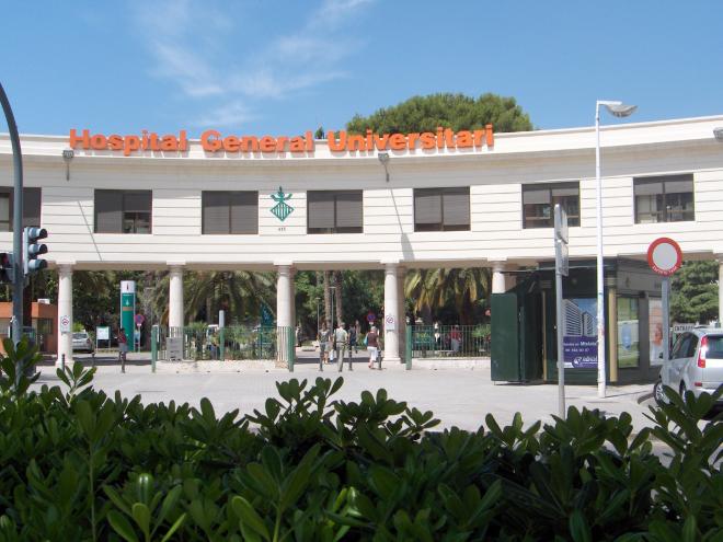 El Hospital General de Valencia ha desmentido el bulo de las mascarillas de buceo.