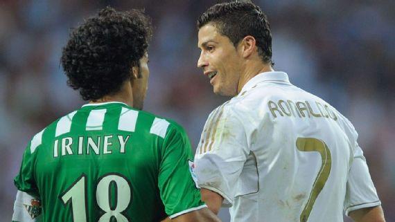 Ronaldo encarándoff:se con Iriney (Foto: GI).