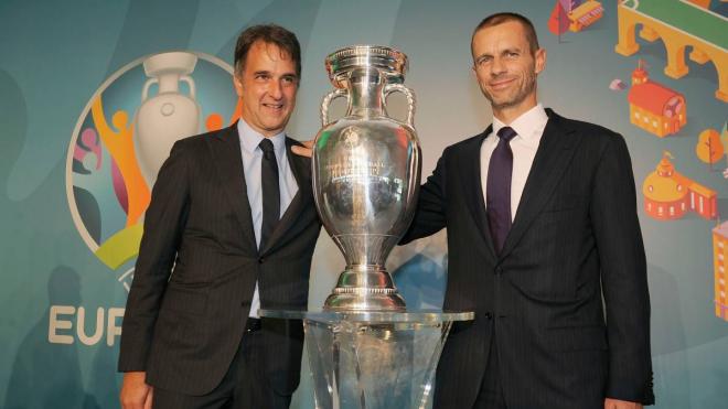 Michele Uva junto a Aleksander Ceferin, presidente de la UEFA (Foto:EFE).