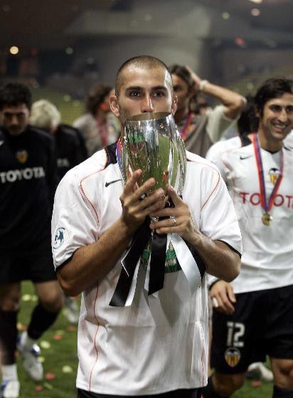 Marco Di Vaio tras ganar la Supercopa de Europa de 2004. (Foto: ciberche)