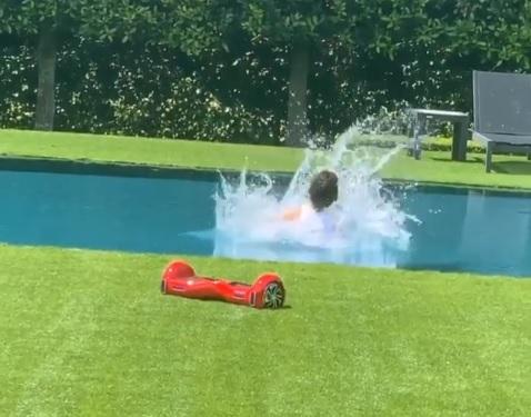El vídeo de JLo, su casa y su piscina.