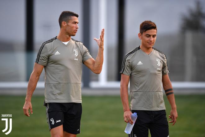 Cristiano Ronaldo y Paulo Dybala, en un entrenamiento de la Juventus (Foto: Juventus FC).