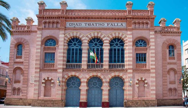 Fachada principal del Gran Teatro Falla.