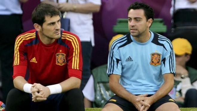 Iker Casillas y Xavi Hernández, en el mejor once ideal (Foto: EFE).