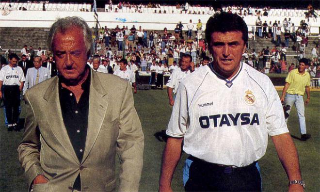 Radomir Antic, en su etapa como técnico del Real Madrid junto a Ramón Mendoza.